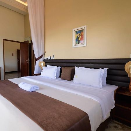 Hoima Buffalo Hotel & Business Hub Ltd Экстерьер фото