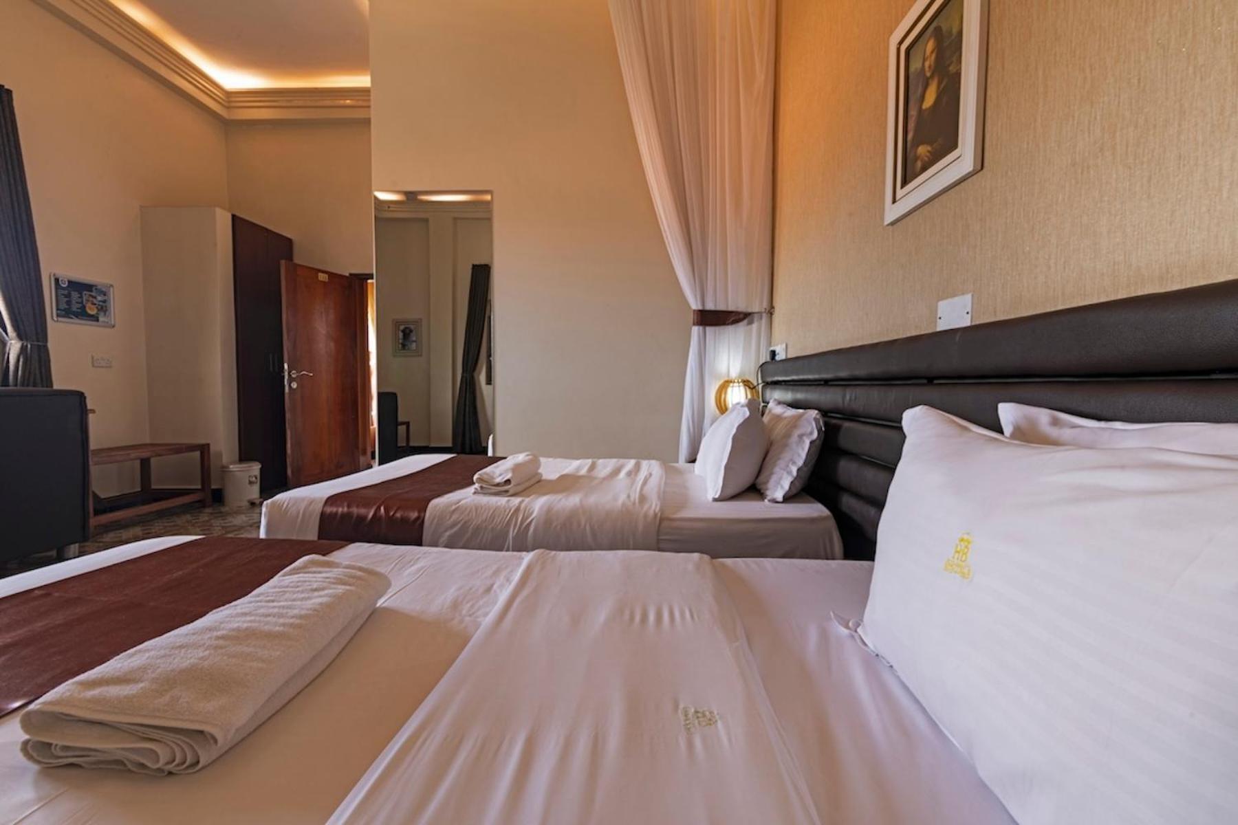 Hoima Buffalo Hotel & Business Hub Ltd Экстерьер фото