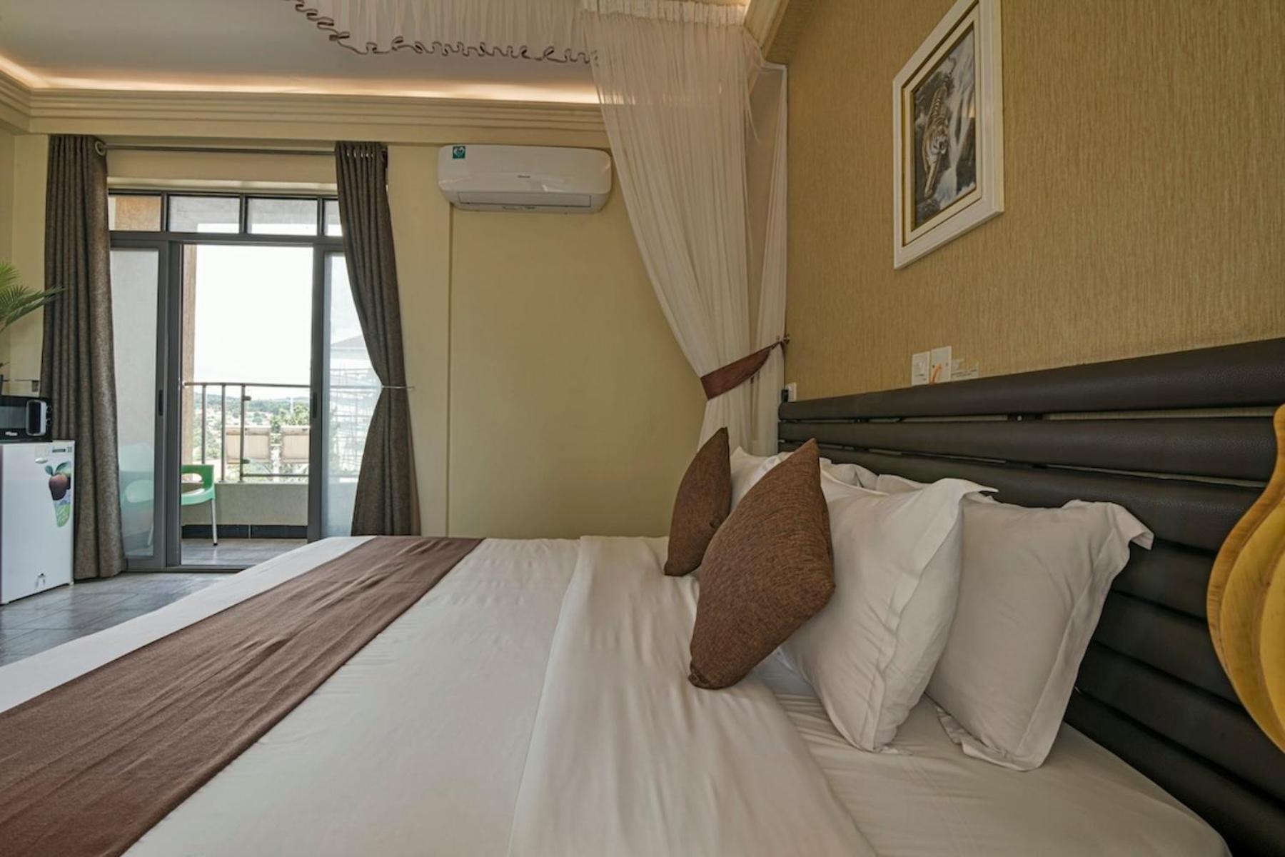 Hoima Buffalo Hotel & Business Hub Ltd Экстерьер фото