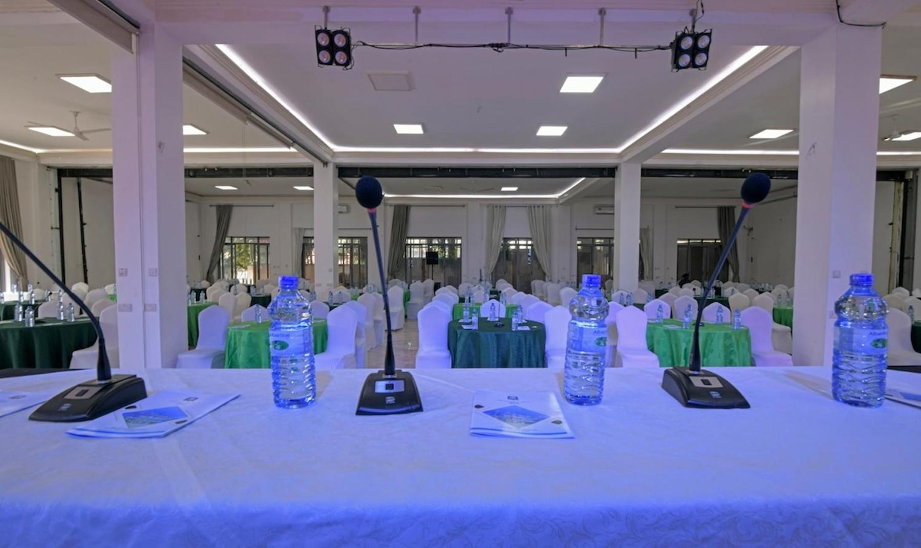 Hoima Buffalo Hotel & Business Hub Ltd Экстерьер фото